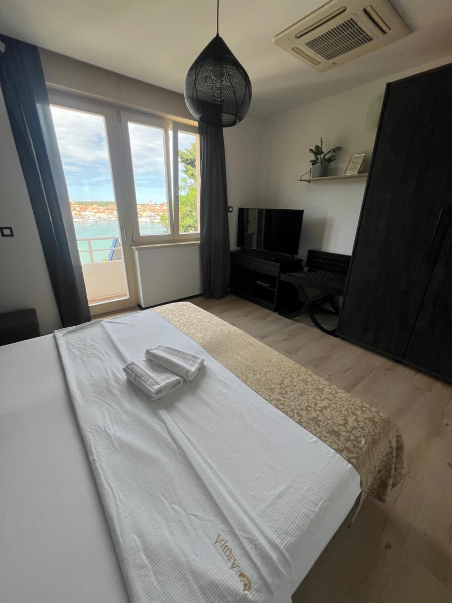 Villas Arbia - Magdalena By The Beach Banjol Екстериор снимка